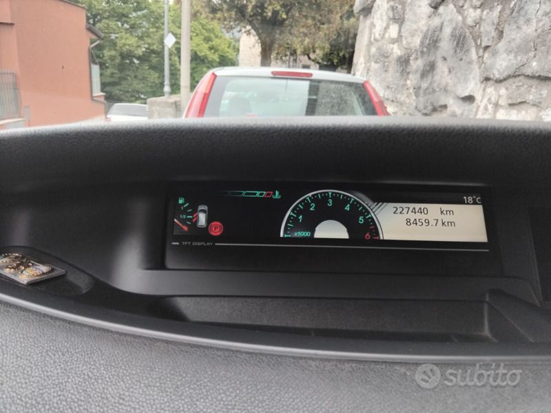 Usata Renault Scénic III 130 CV (95 kW) 2011 Grigio Monovolume