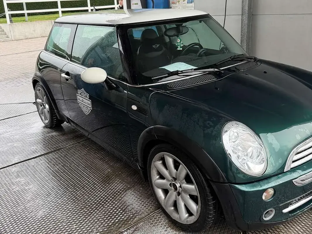 Usata Mini Cooper 116 CV (85 kW) 2005 Verde Utilitaria