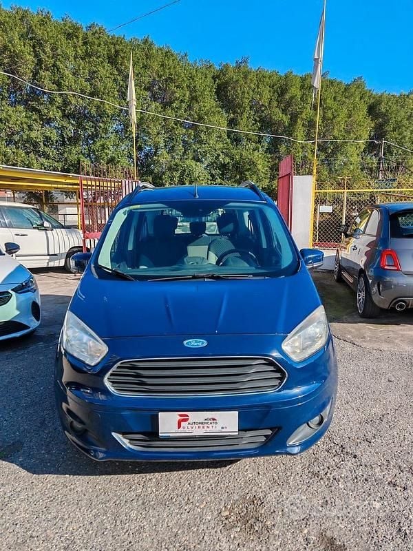 Usata Ford Tourneo Courier 75 CV (55 kW) 2015 Blu Monovolume
