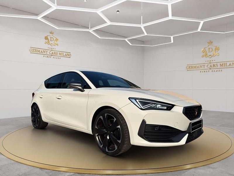 Usata Cupra Leon VZ2 150 CV (110 kW) 2022 Bianco metallizzato Berlina
