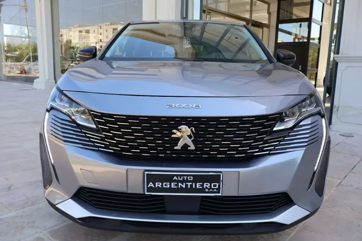 Usata Peugeot 3008 Allure 131 CV (96 kW) 2023 Grigio artense met SUV