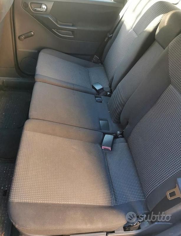 Usata Opel Meriva 100 CV (73 kW) 2010 Grigio Monovolume