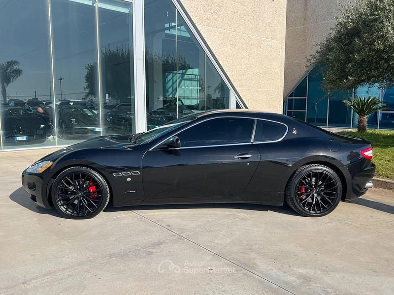 Usata Maserati Granturismo 405 CV (297 kW) 2013 Nero Coupé