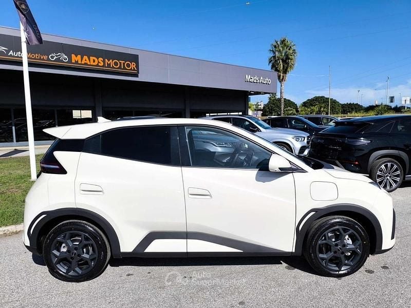 Nuova BYD Dolphin Comfort 64 kW (88 CV) 2025 Grigio Utilitaria