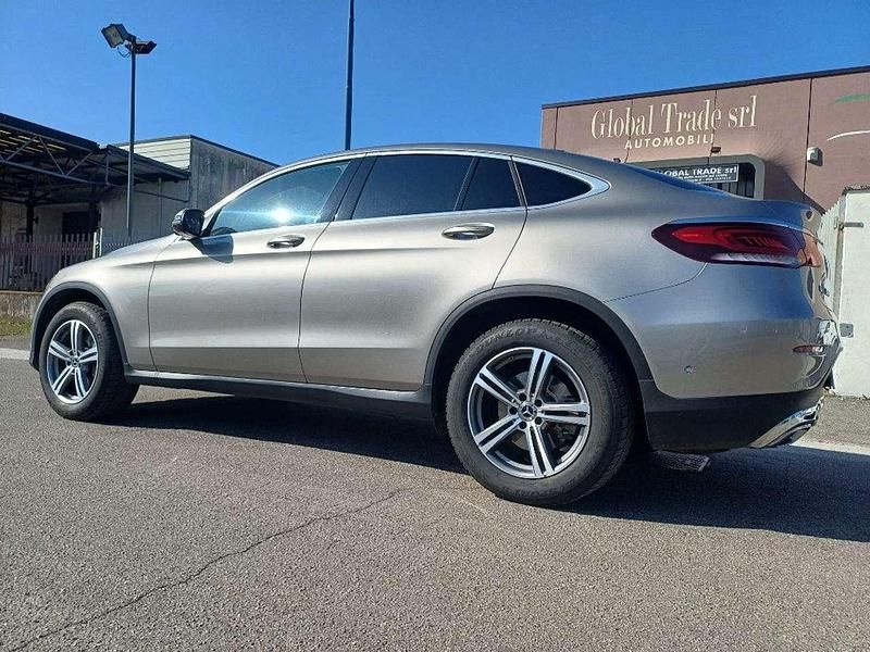 Usata Mercedes GLC300 245 CV (180 kW) 2019 Marrone Coupé