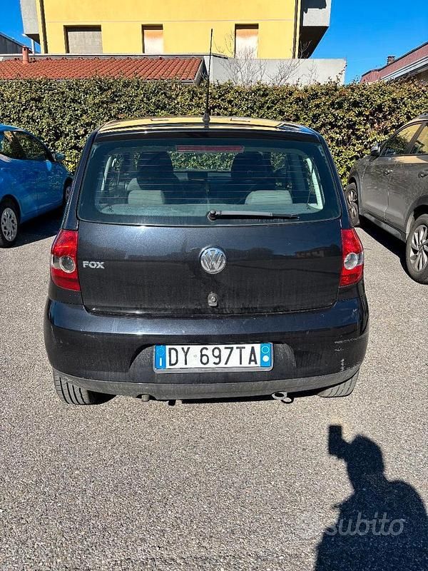 Usata VW Fox 54 CV (39 kW) 2007 Nero Utilitaria