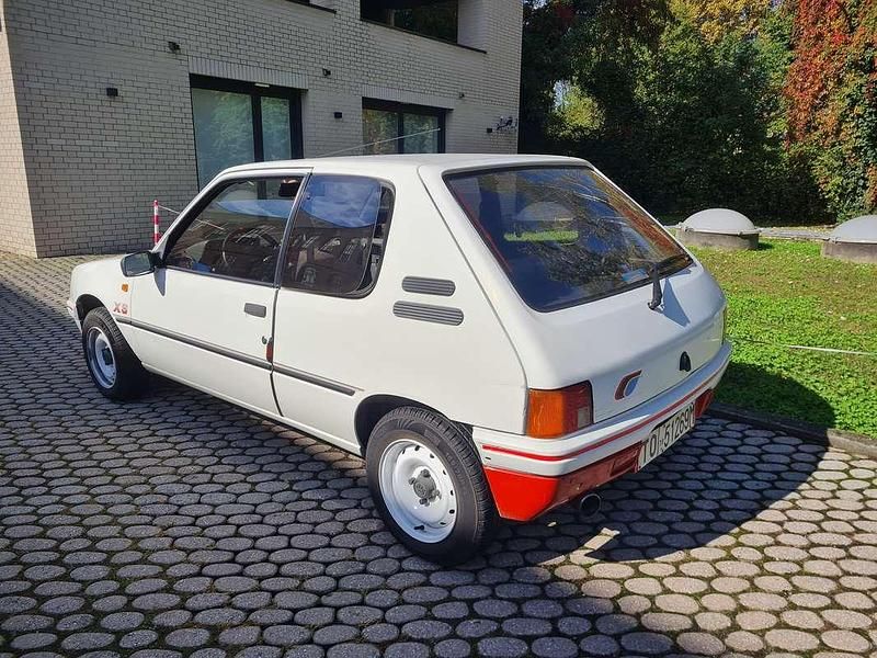 Usata Peugeot 205 83 CV (61 kW) 1989 Berlina