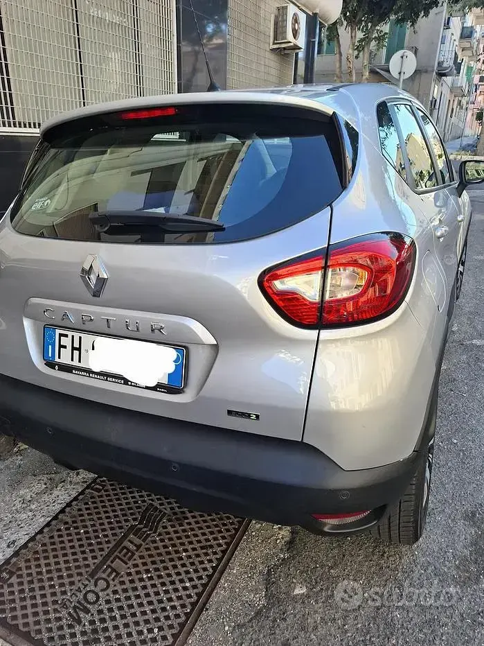 Usata Renault Captur 90 CV (66 kW) 2017 Grigio SUV
