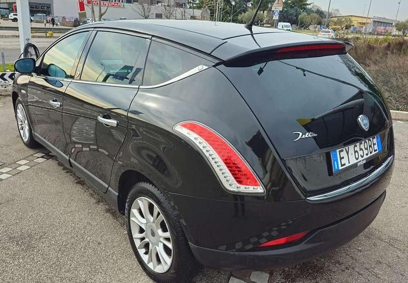 Usata Lancia Delta 120 CV (88 kW) 2011 Nero Utilitaria