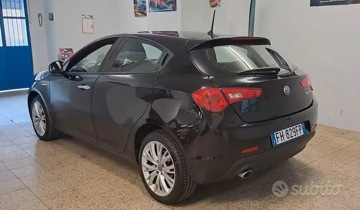 Usata Alfa Romeo Giulietta Super 120 CV (88 kW) 2017 Nero Utilitaria