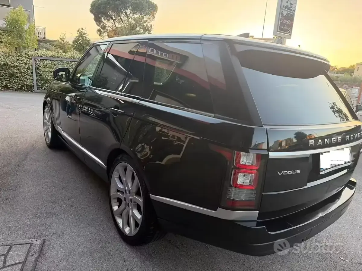 Usata Land Rover Range Rover Vogue 249 CV (183 kW) 2017 Nero SUV
