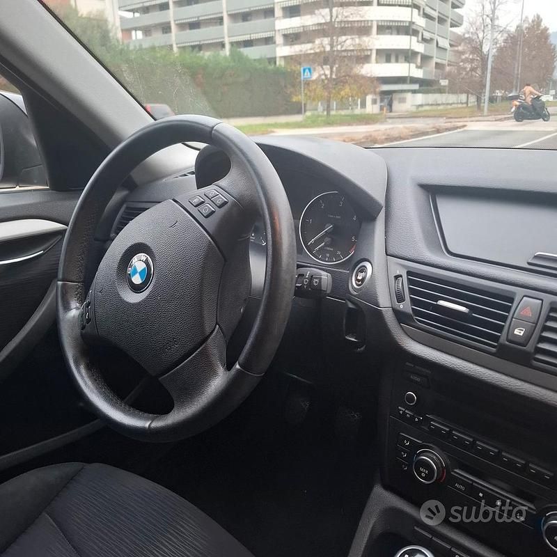 Usata BMW X1 143 CV (105 kW) 2011 Nero SUV