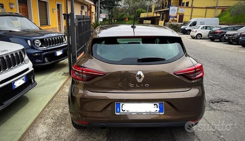 Usata Renault Clio V Zen 115 CV (84 kW) 2020 Grigio Berlina