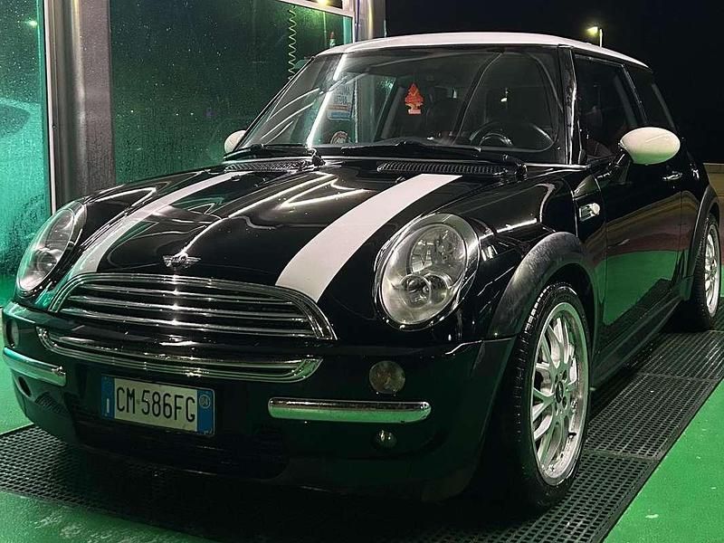 Usata Mini One D 75 CV (55 kW) 2004 Nero Utilitaria