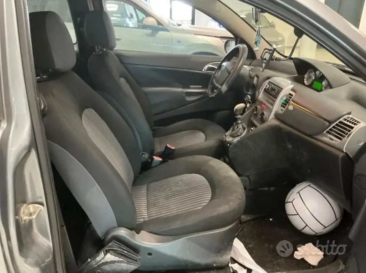 Usata Lancia Ypsilon 60 CV (44 kW) 2008 Grigio Utilitaria