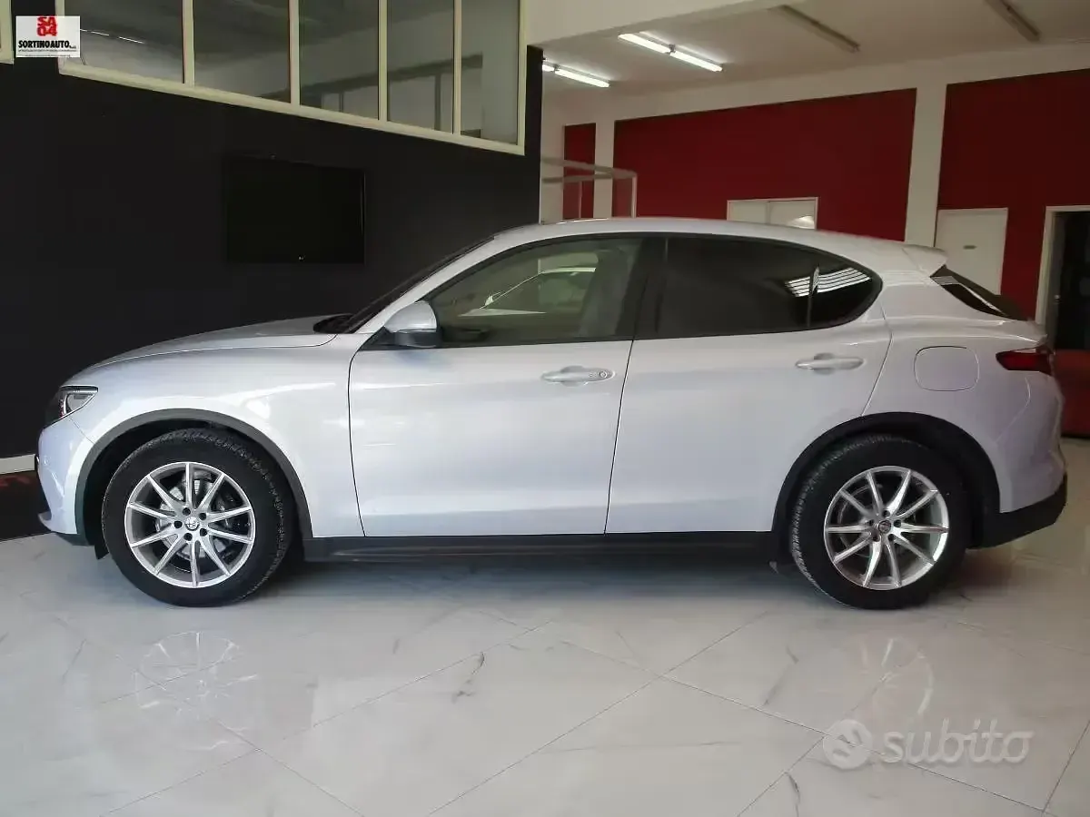 Usata Alfa Romeo Stelvio Executive 190 CV (139 kW) 2021 Blu/azzurro SUV