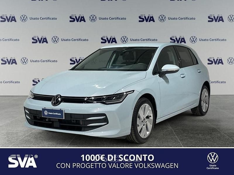 Nuova VW Golf VIII 150 CV (110 kW) 2025 Crystal ice blue metallizzato Berlina