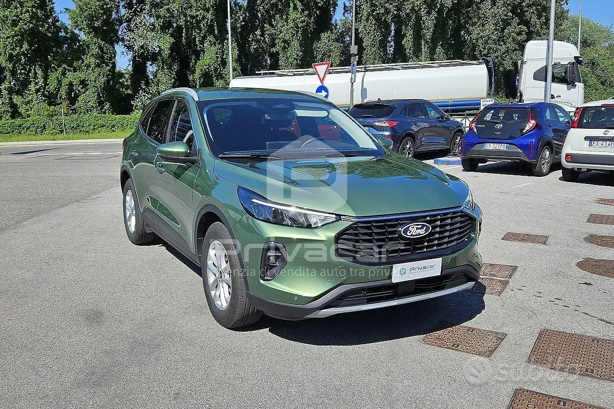 Usata Ford Kuga Active 179 CV (131 kW) 2024 Verde SUV