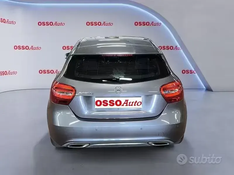 Usata Mercedes A180 109 CV (80 kW) 2016 Grigio Utilitaria