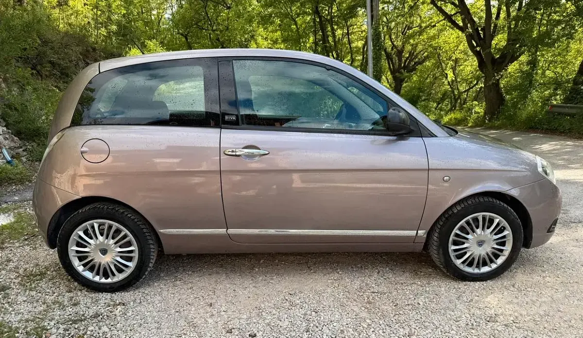 Usata Lancia Ypsilon 75 CV (55 kW) 2011 Utilitaria