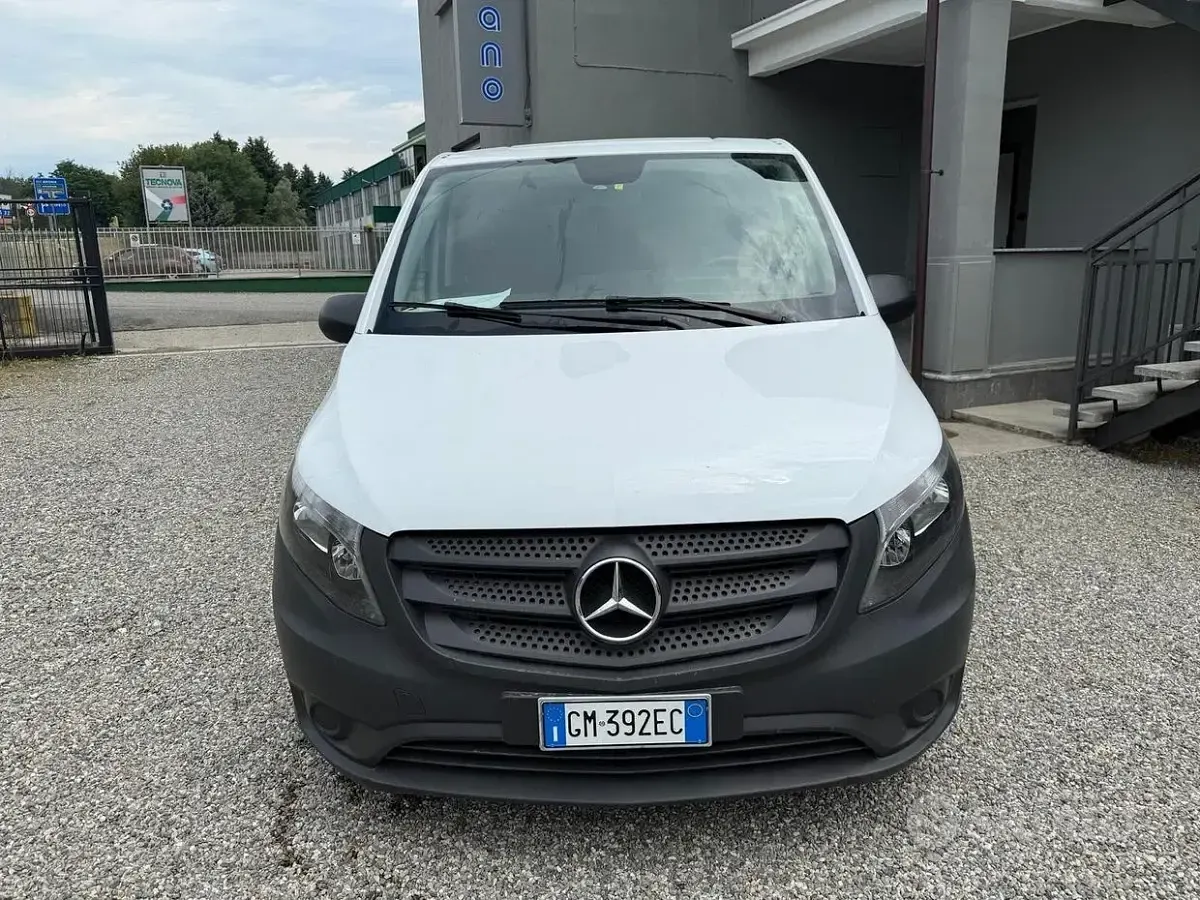 Usata Mercedes Vito 136 CV (100 kW) 2023 Bianco Furgone