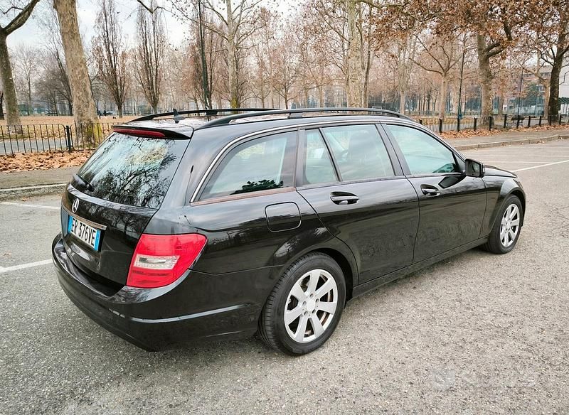 Usata Mercedes C180 120 CV (88 kW) 2013 Nero Station wagon
