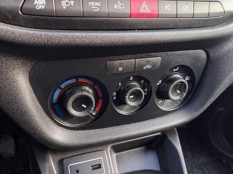 Usata Fiat Doblò 95 CV (69 kW) 2018 Blu Monovolume
