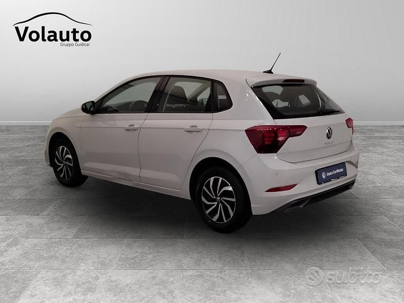 Usata VW Polo Life 90 CV (66 kW) 2023 Beige Berlina