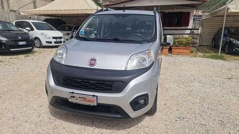Begagnad Fiat Qubo Trekking 95 HK (69 kW) 2018 Silver Minibuss