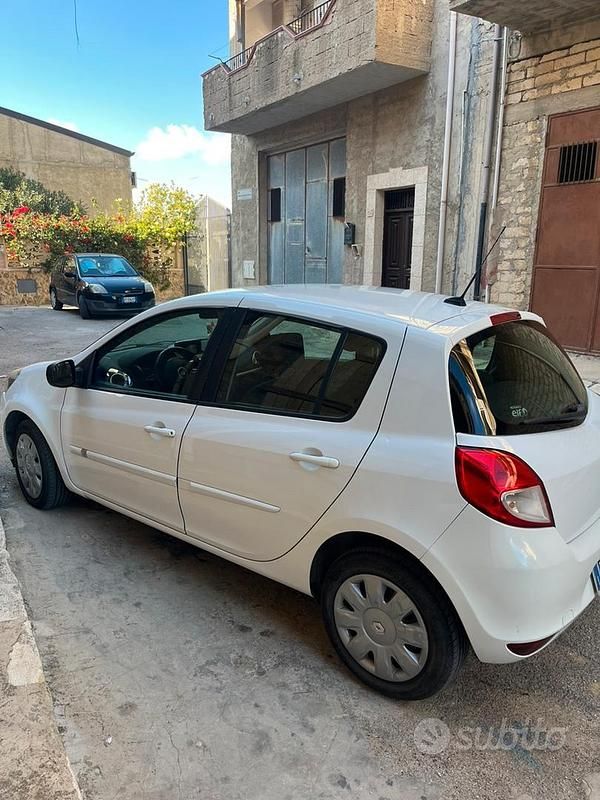 Usata Renault Clio II 2010 Bianco Utilitaria