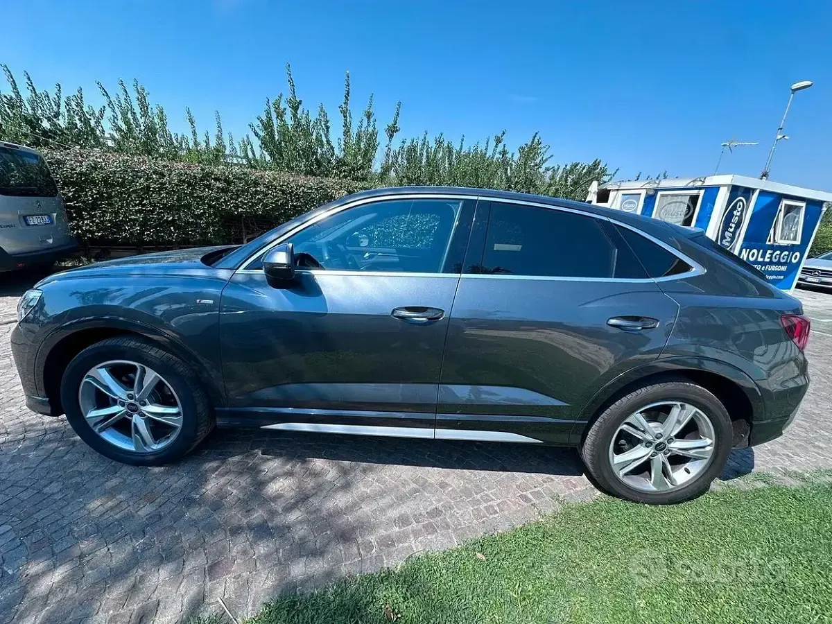 Usata Audi Q3 Ambiente 150 CV (110 kW) 2025 Grigio SUV