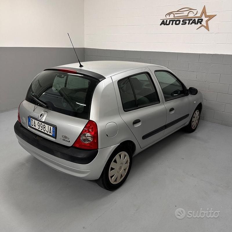 Usata Renault Clio II 58 CV (42 kW) 2006 Other Berlina