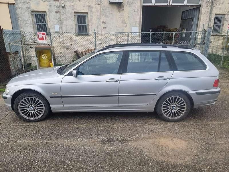 Usata BMW 330 184 CV (135 kW) 2001 Grigio Station wagon