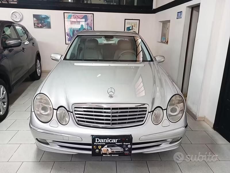 Usata Mercedes E280 Elegance 177 CV (130 kW) 2006 Grigio Berlina