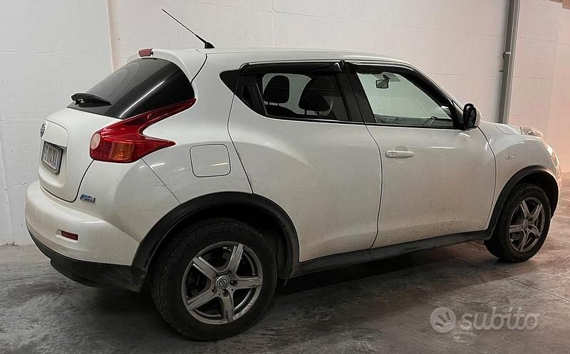 Bianco Usata 2011 Nissan Juke SUV | 2000 € (Super prezzo) - Immagine 1/4