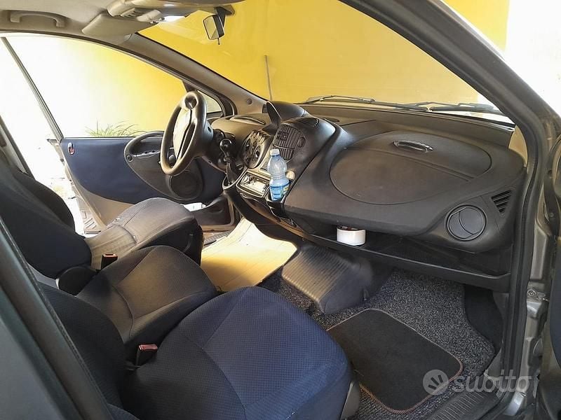 Usata Fiat Multipla Family 120 CV (88 kW) 2007 Grigio Monovolume