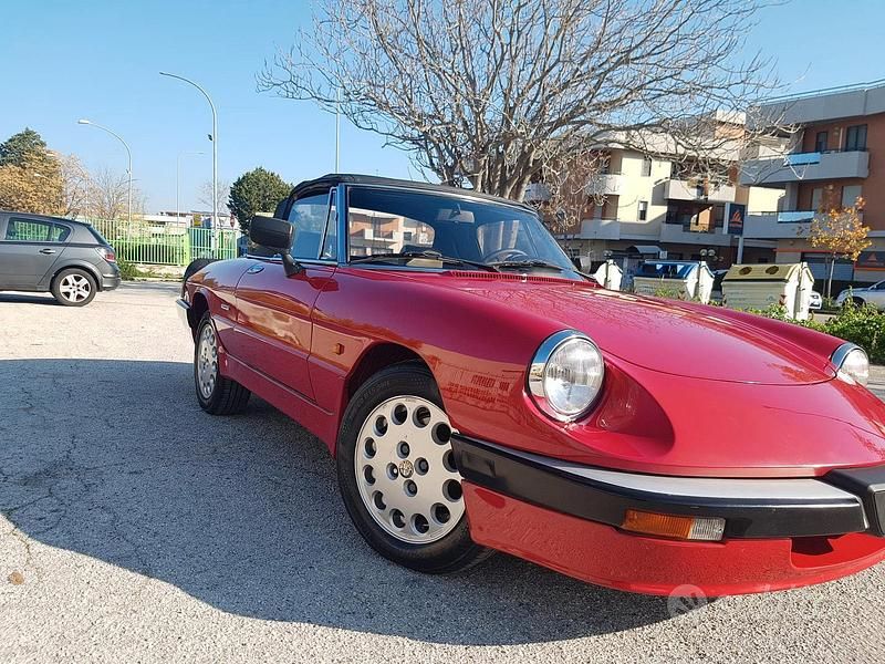 Usata Alfa Romeo 2000 Quadrifoglio 125 CV (91 kW) 1987 Rosso Cabrio