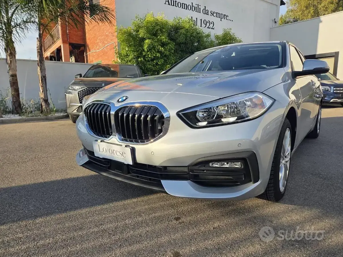Usata BMW 116 Advantage 116 CV (85 kW) 2021 Grigio Utilitaria