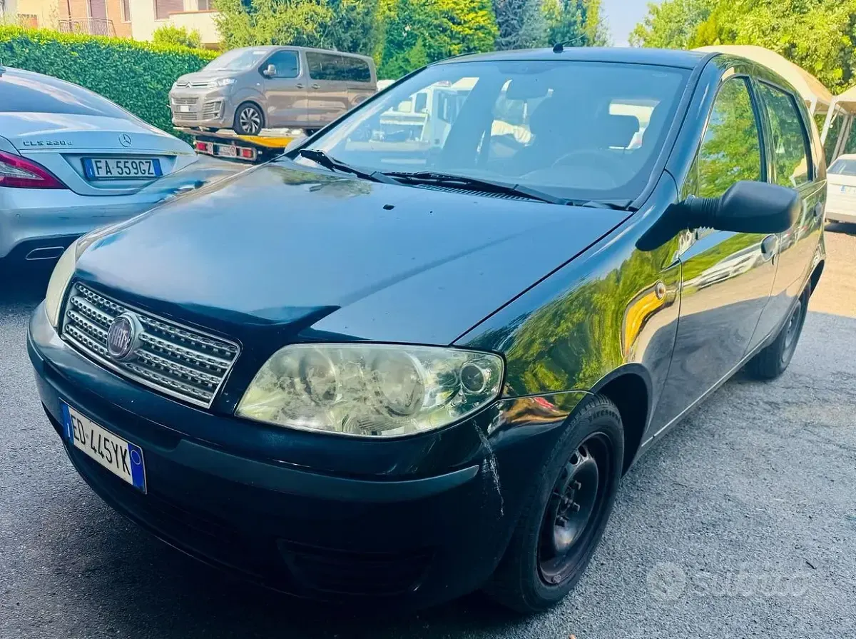 Usata Fiat Punto Classica 69 CV (50 kW) 2010 Nero Utilitaria