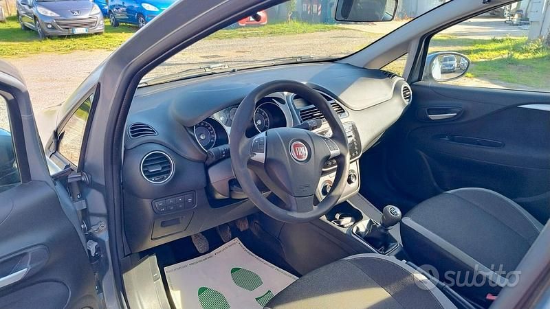 Usata Fiat Punto 77 CV (56 kW) 2012 Grigio Berlina