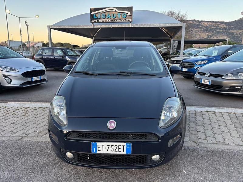 Usata Fiat Punto Lounge 75 CV (55 kW) 2014 Blu Utilitaria