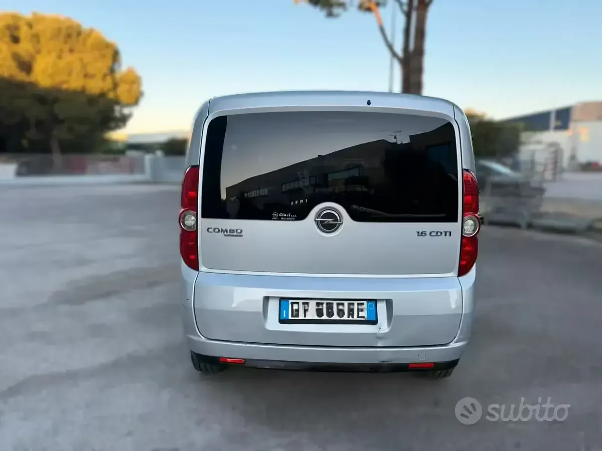 Gebraucht Opel Combo 105 PS (77 kW) 2014 Grau Van / Kleinbus