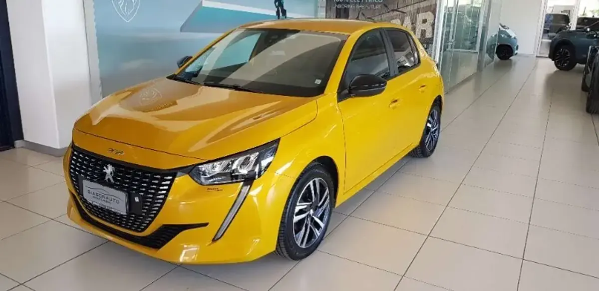 Usata Peugeot 208 Active 75 CV (55 kW) 2023 Giallo Utilitaria