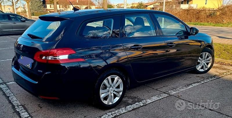 Usata Peugeot 308 Active 2015 Blu Station wagon