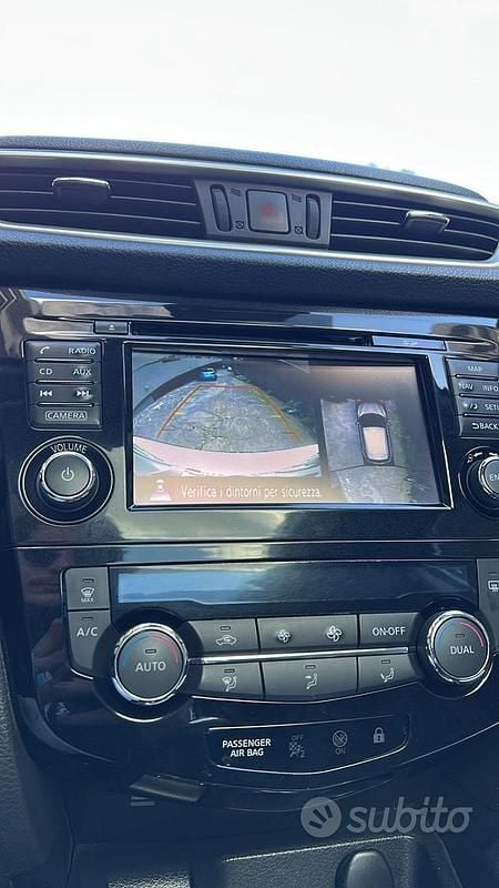 Usata Nissan Qashqai Tekna 110 CV (80 kW) 2017 Bianco SUV