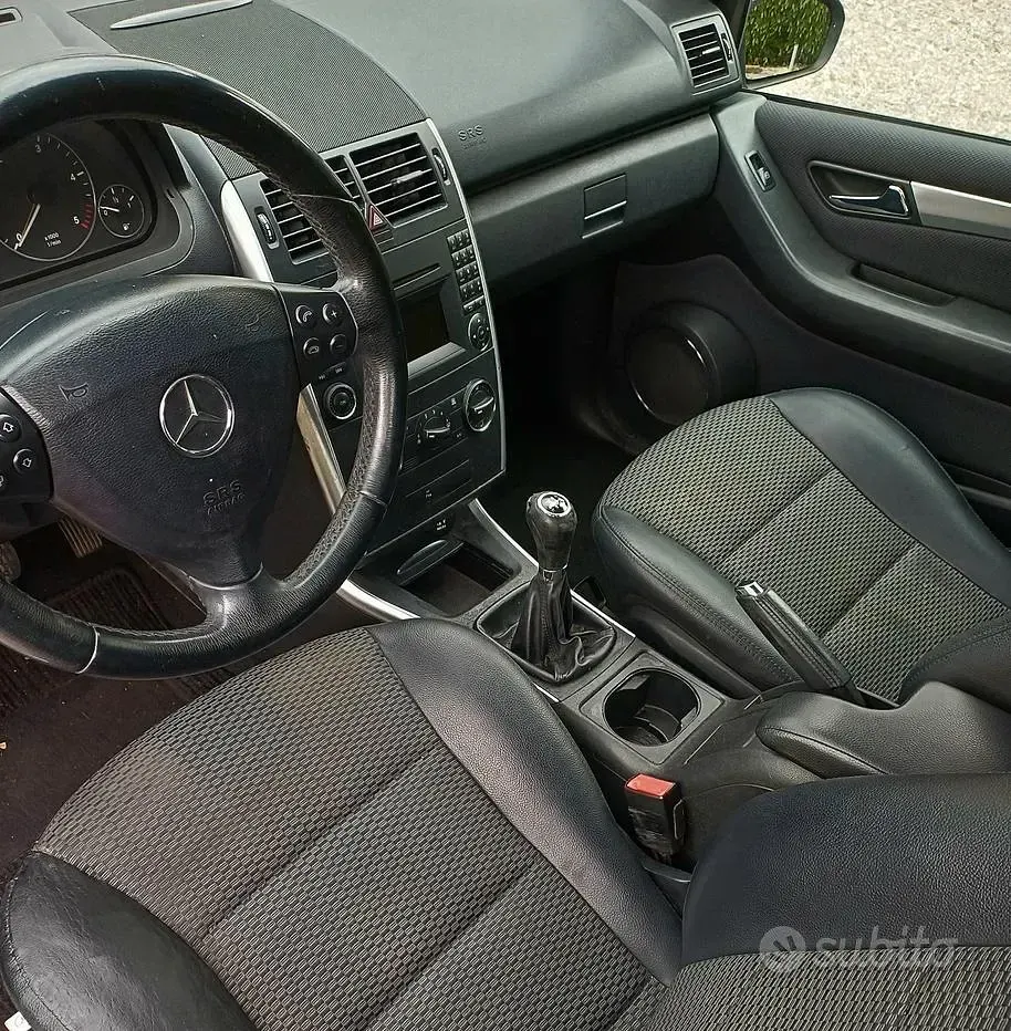 Usata Mercedes A180 Avantgarde 109 CV (80 kW) 2009 Utilitaria