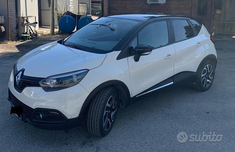 Usata Renault Captur 90 CV (66 kW) 2015 Beige SUV