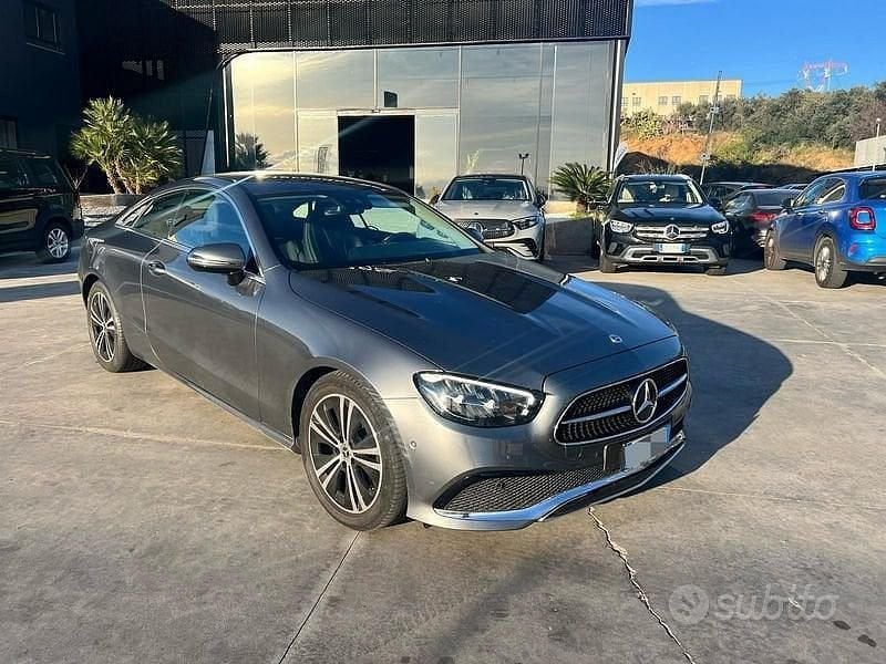 Usata Mercedes E220 Business 194 CV (142 kW) 2022 Grigio Coupé