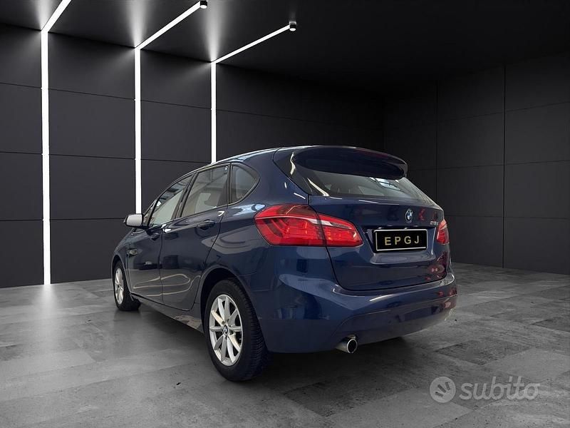 Usata BMW 218 Sport Line 150 CV (110 kW) 2014 Blu Station wagon