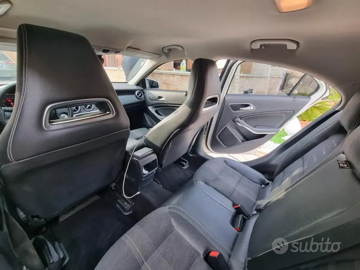 Usata Mercedes A180 109 CV (80 kW) 2017 Bianco Berlina
